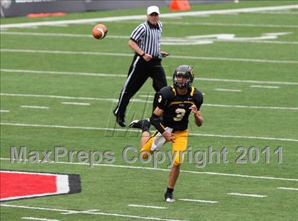 Thumbnail 2 in Indianapolis Cathedral vs. Centerville (Kirk Herbstreit National Kickoff Classic) photogallery.