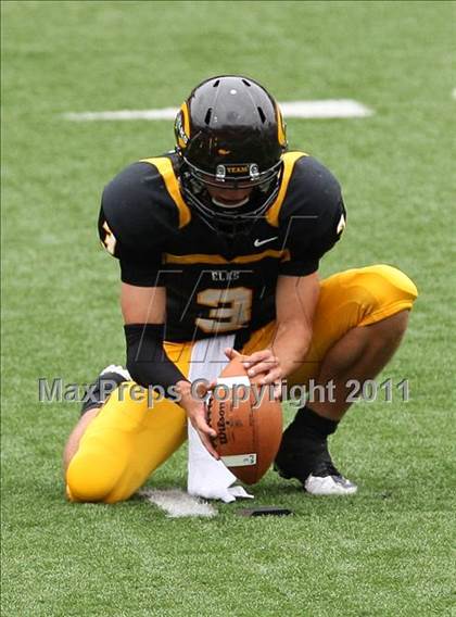 Thumbnail 2 in Indianapolis Cathedral vs. Centerville (Kirk Herbstreit National Kickoff Classic) photogallery.