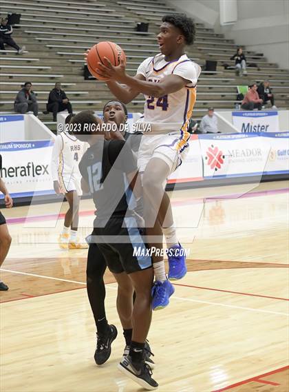 Thumbnail 3 in Paetow vs Richardson (McDonald's Texas Invitational) photogallery.
