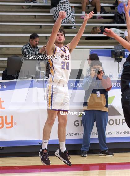 Thumbnail 1 in Paetow vs Richardson (McDonald's Texas Invitational) photogallery.