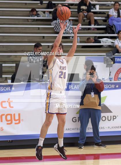 Thumbnail 3 in Paetow vs Richardson (McDonald's Texas Invitational) photogallery.