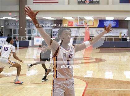 Thumbnail 2 in Paetow vs Richardson (McDonald's Texas Invitational) photogallery.