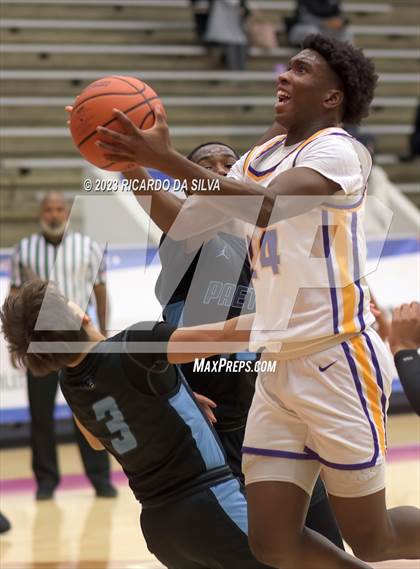 Thumbnail 2 in Paetow vs Richardson (McDonald's Texas Invitational) photogallery.