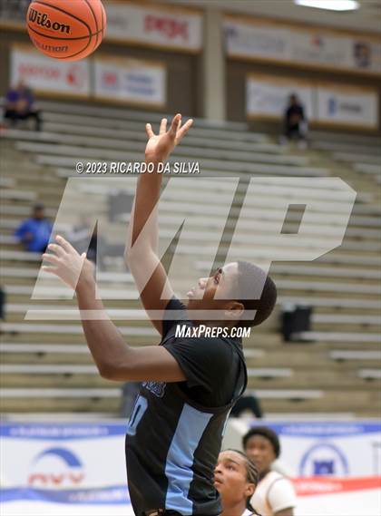 Thumbnail 3 in Paetow vs Richardson (McDonald's Texas Invitational) photogallery.