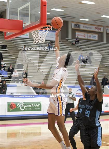 Thumbnail 1 in Paetow vs Richardson (McDonald's Texas Invitational) photogallery.