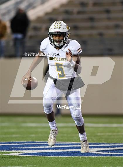 Thumbnail 1 in West vs. Little River Academy (UIL 3A-1 Region III  Bi-District Final) photogallery.