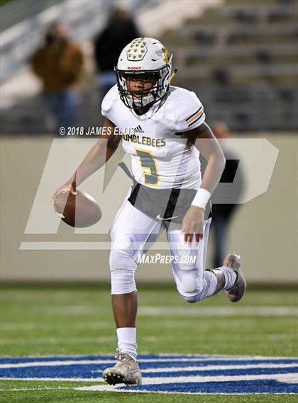Thumbnail 2 in West vs. Little River Academy (UIL 3A-1 Region III  Bi-District Final) photogallery.