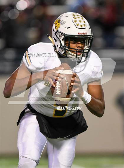 Thumbnail 2 in West vs. Little River Academy (UIL 3A-1 Region III  Bi-District Final) photogallery.
