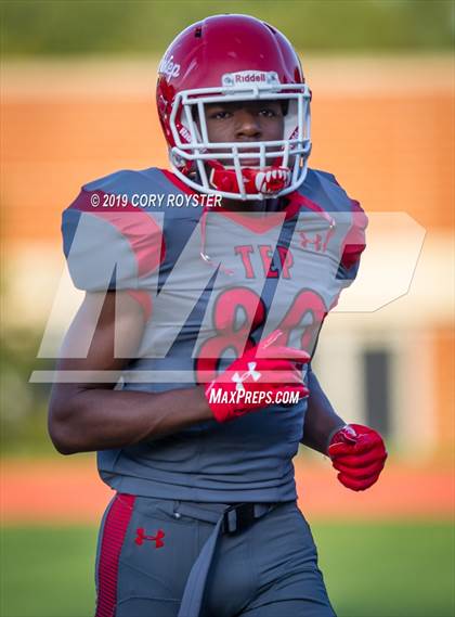 Thumbnail 2 in Imhotep Charter @ DeMatha photogallery.