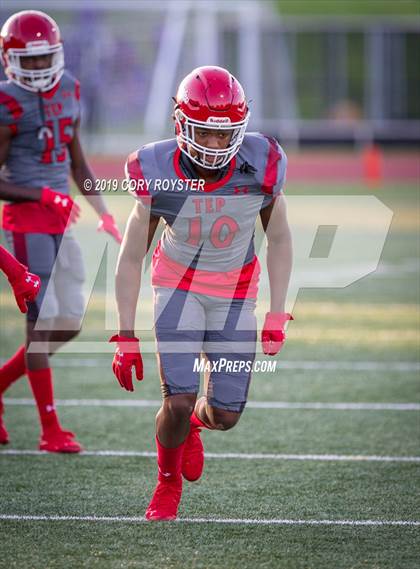 Thumbnail 3 in Imhotep Charter @ DeMatha photogallery.