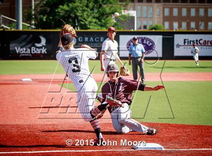Thumbnail 3 in Shallowater vs Littlefield (UIL 3A Regional Final) photogallery.