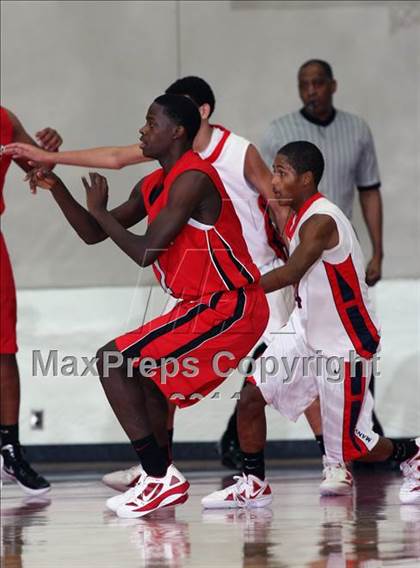 Thumbnail 1 in Manvel vs. Bellaire (McDonald's Texas Invitational)  photogallery.
