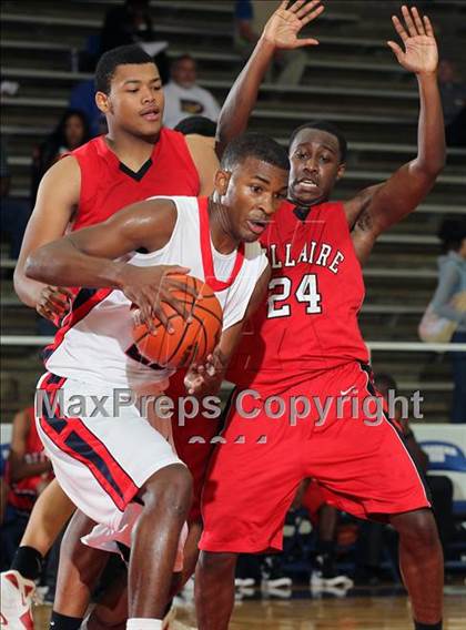 Thumbnail 2 in Manvel vs. Bellaire (McDonald's Texas Invitational)  photogallery.