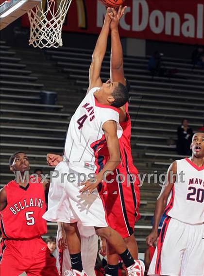 Thumbnail 3 in Manvel vs. Bellaire (McDonald's Texas Invitational)  photogallery.