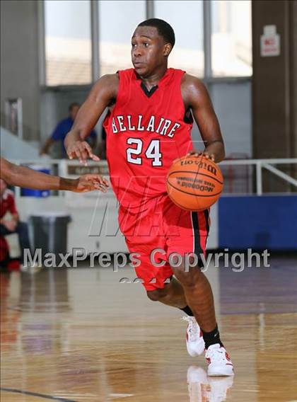 Thumbnail 1 in Manvel vs. Bellaire (McDonald's Texas Invitational)  photogallery.