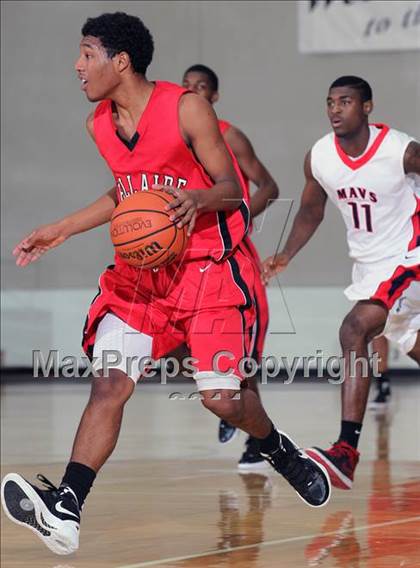 Thumbnail 2 in Manvel vs. Bellaire (McDonald's Texas Invitational)  photogallery.