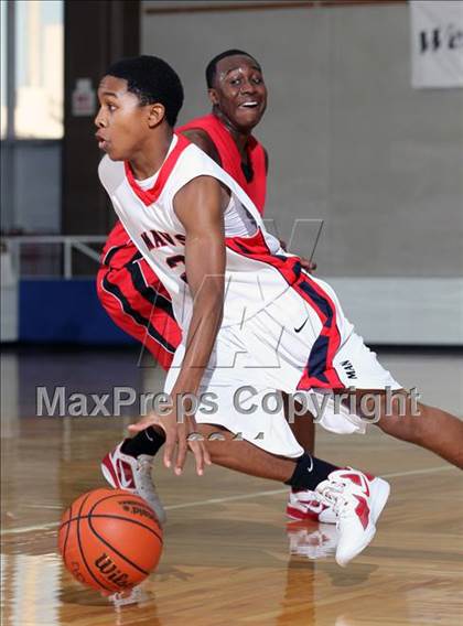 Thumbnail 2 in Manvel vs. Bellaire (McDonald's Texas Invitational)  photogallery.