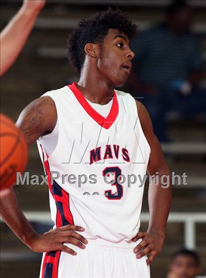 Thumbnail 3 in Manvel vs. Bellaire (McDonald's Texas Invitational)  photogallery.