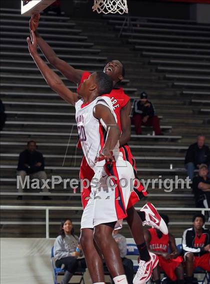 Thumbnail 1 in Manvel vs. Bellaire (McDonald's Texas Invitational)  photogallery.