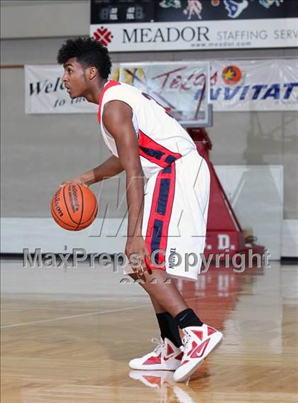 Thumbnail 1 in Manvel vs. Bellaire (McDonald's Texas Invitational)  photogallery.