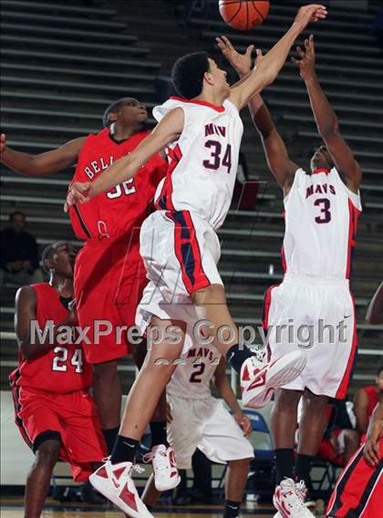 Thumbnail 1 in Manvel vs. Bellaire (McDonald's Texas Invitational)  photogallery.