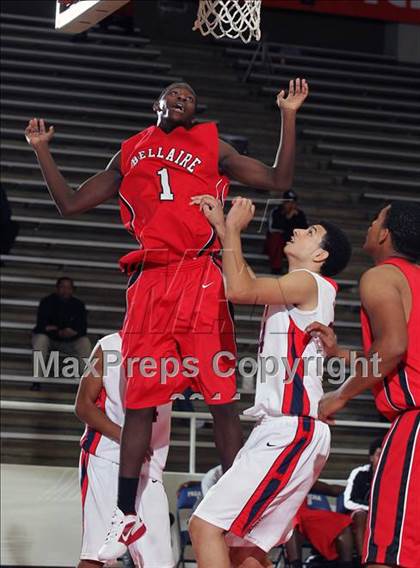 Thumbnail 2 in Manvel vs. Bellaire (McDonald's Texas Invitational)  photogallery.