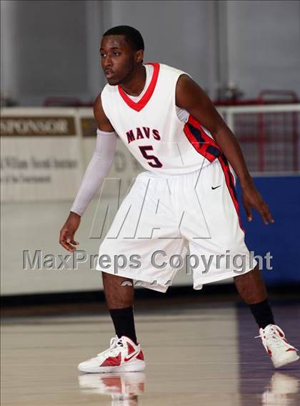 Thumbnail 3 in Manvel vs. Bellaire (McDonald's Texas Invitational)  photogallery.