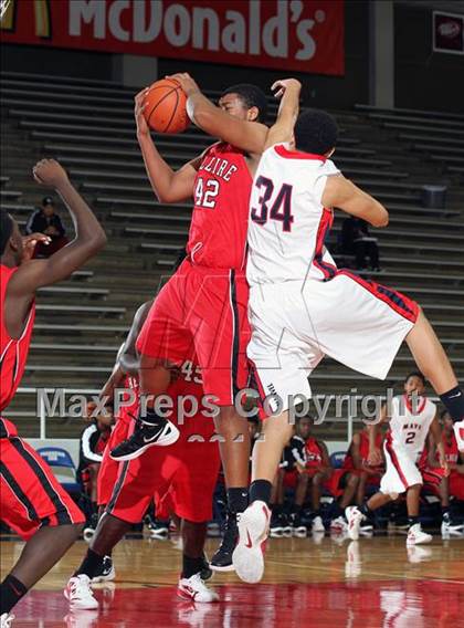Thumbnail 2 in Manvel vs. Bellaire (McDonald's Texas Invitational)  photogallery.