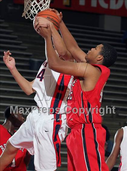 Thumbnail 1 in Manvel vs. Bellaire (McDonald's Texas Invitational)  photogallery.