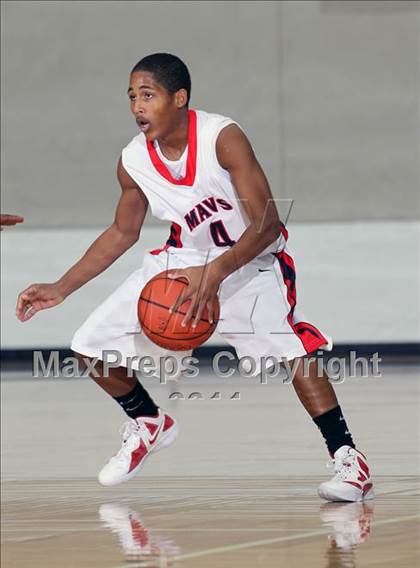 Thumbnail 2 in Manvel vs. Bellaire (McDonald's Texas Invitational)  photogallery.