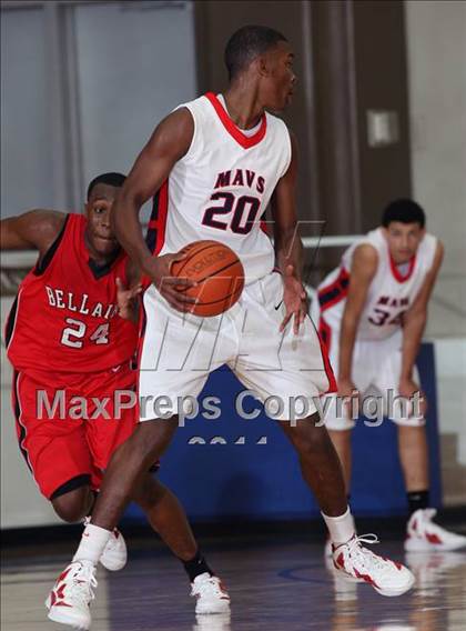 Thumbnail 3 in Manvel vs. Bellaire (McDonald's Texas Invitational)  photogallery.