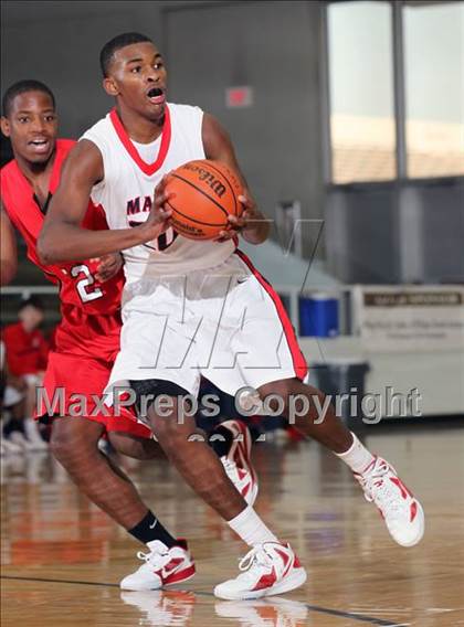 Thumbnail 3 in Manvel vs. Bellaire (McDonald's Texas Invitational)  photogallery.