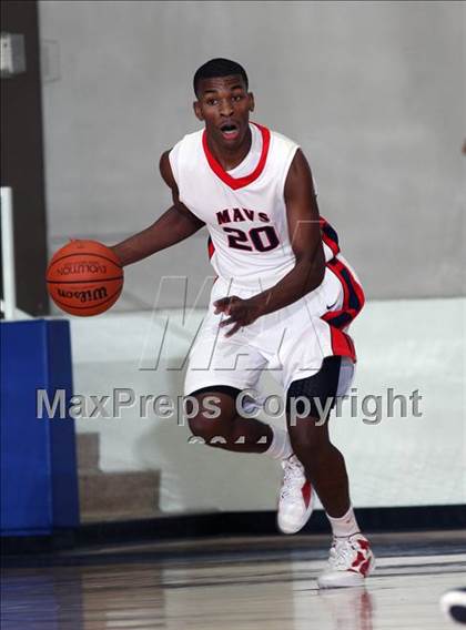 Thumbnail 2 in Manvel vs. Bellaire (McDonald's Texas Invitational)  photogallery.