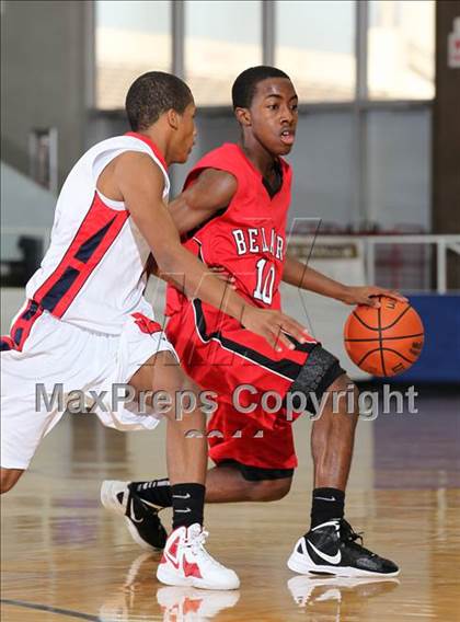 Thumbnail 3 in Manvel vs. Bellaire (McDonald's Texas Invitational)  photogallery.