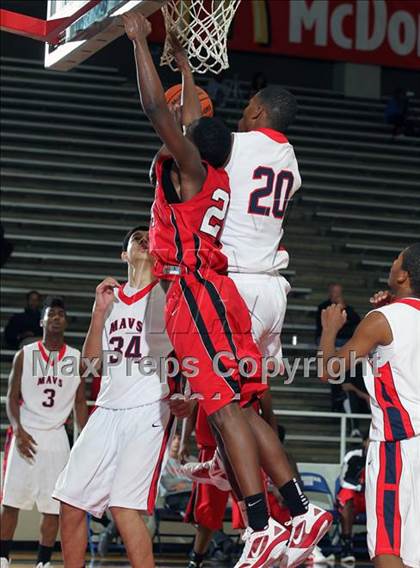Thumbnail 1 in Manvel vs. Bellaire (McDonald's Texas Invitational)  photogallery.