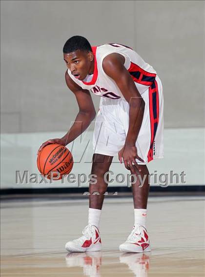Thumbnail 3 in Manvel vs. Bellaire (McDonald's Texas Invitational)  photogallery.