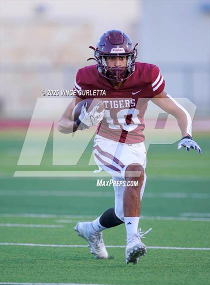 Thumbnail 1 in FR: Lake Travis @ Dripping Springs (Freshman White) photogallery.