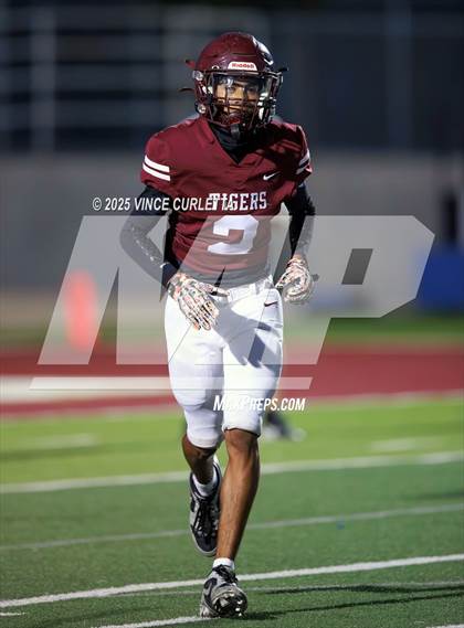 Thumbnail 1 in FR: Lake Travis @ Dripping Springs (Freshman White) photogallery.