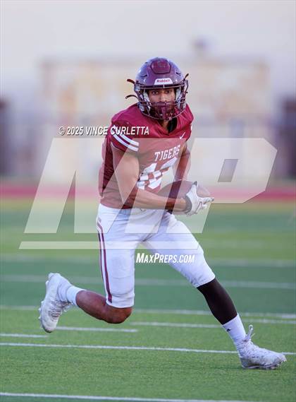 Thumbnail 3 in FR: Lake Travis @ Dripping Springs (Freshman White) photogallery.