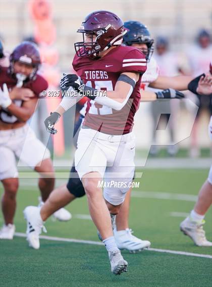 Thumbnail 2 in FR: Lake Travis @ Dripping Springs (Freshman White) photogallery.