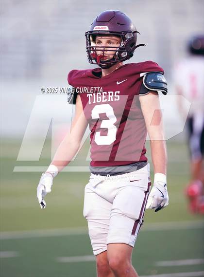 Thumbnail 1 in FR: Lake Travis @ Dripping Springs (Freshman White) photogallery.
