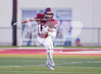 Thumbnail 2 in FR: Lake Travis @ Dripping Springs (Freshman White) photogallery.