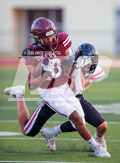 Thumbnail 2 in FR: Lake Travis @ Dripping Springs (Freshman White) photogallery.