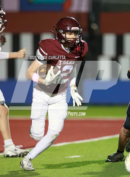Thumbnail 1 in FR: Lake Travis @ Dripping Springs (Freshman White) photogallery.