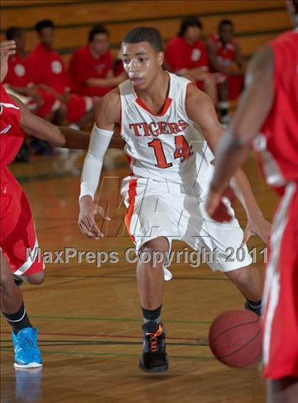 Thumbnail 1 in Roseville vs. Mira Loma (Mesa Verde Tournament) photogallery.