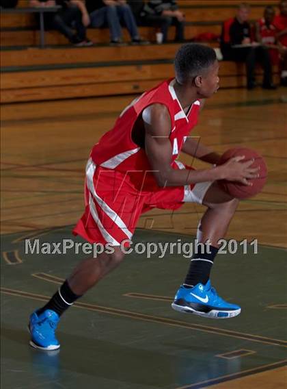 Thumbnail 3 in Roseville vs. Mira Loma (Mesa Verde Tournament) photogallery.