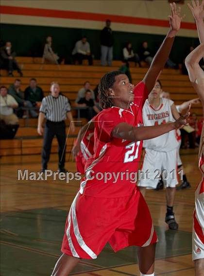 Thumbnail 2 in Roseville vs. Mira Loma (Mesa Verde Tournament) photogallery.