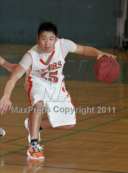 Thumbnail 3 in Roseville vs. Mira Loma (Mesa Verde Tournament) photogallery.