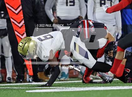 Thumbnail 3 in Aliquippa vs. Bishop McDevitt (PIAA 4A Championship) photogallery.