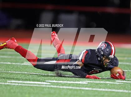 Thumbnail 2 in Aliquippa vs. Bishop McDevitt (PIAA 4A Championship) photogallery.